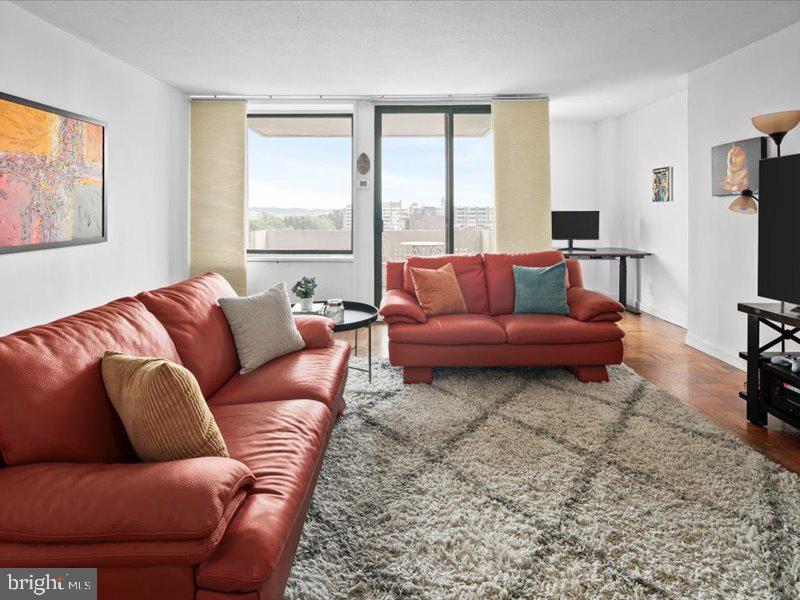 1245 4th St Sw #e707 Property Photo 1