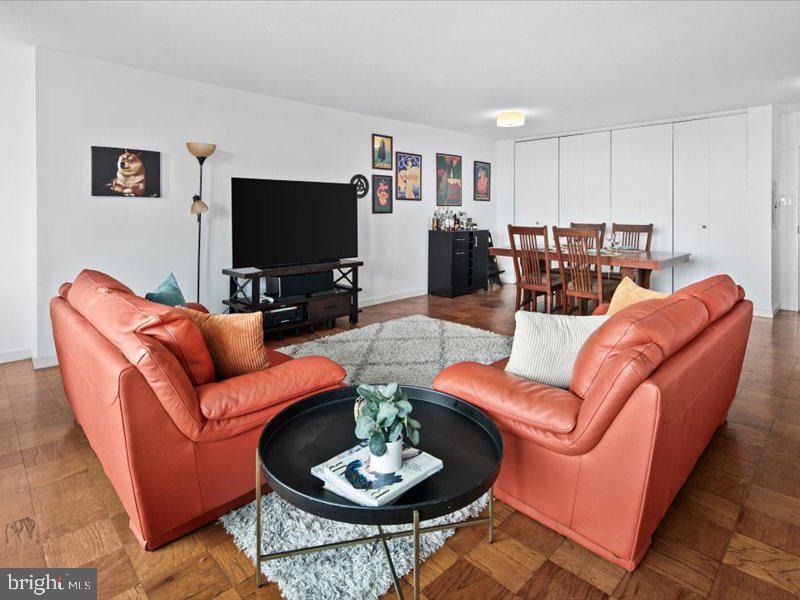 1245 4th St Sw #e707 Property Photo 4
