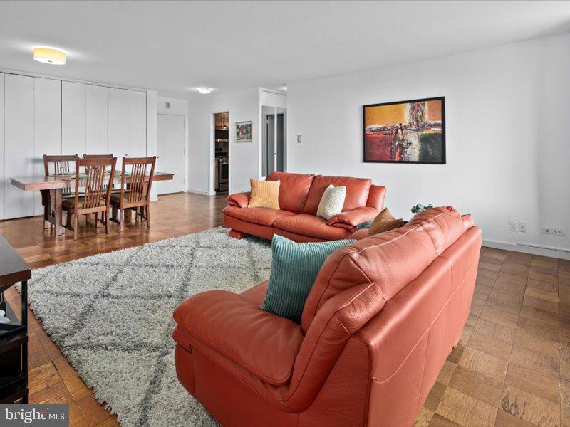 1245 4th St Sw #e707 Property Photo 6