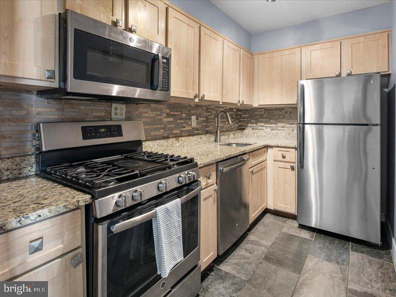 1245 4th St Sw #e707 Property Photo 14