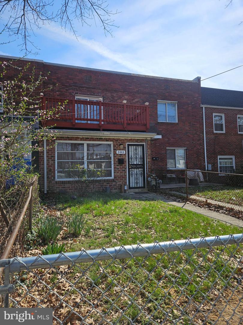 3443 Clay St Ne Property Photo 5