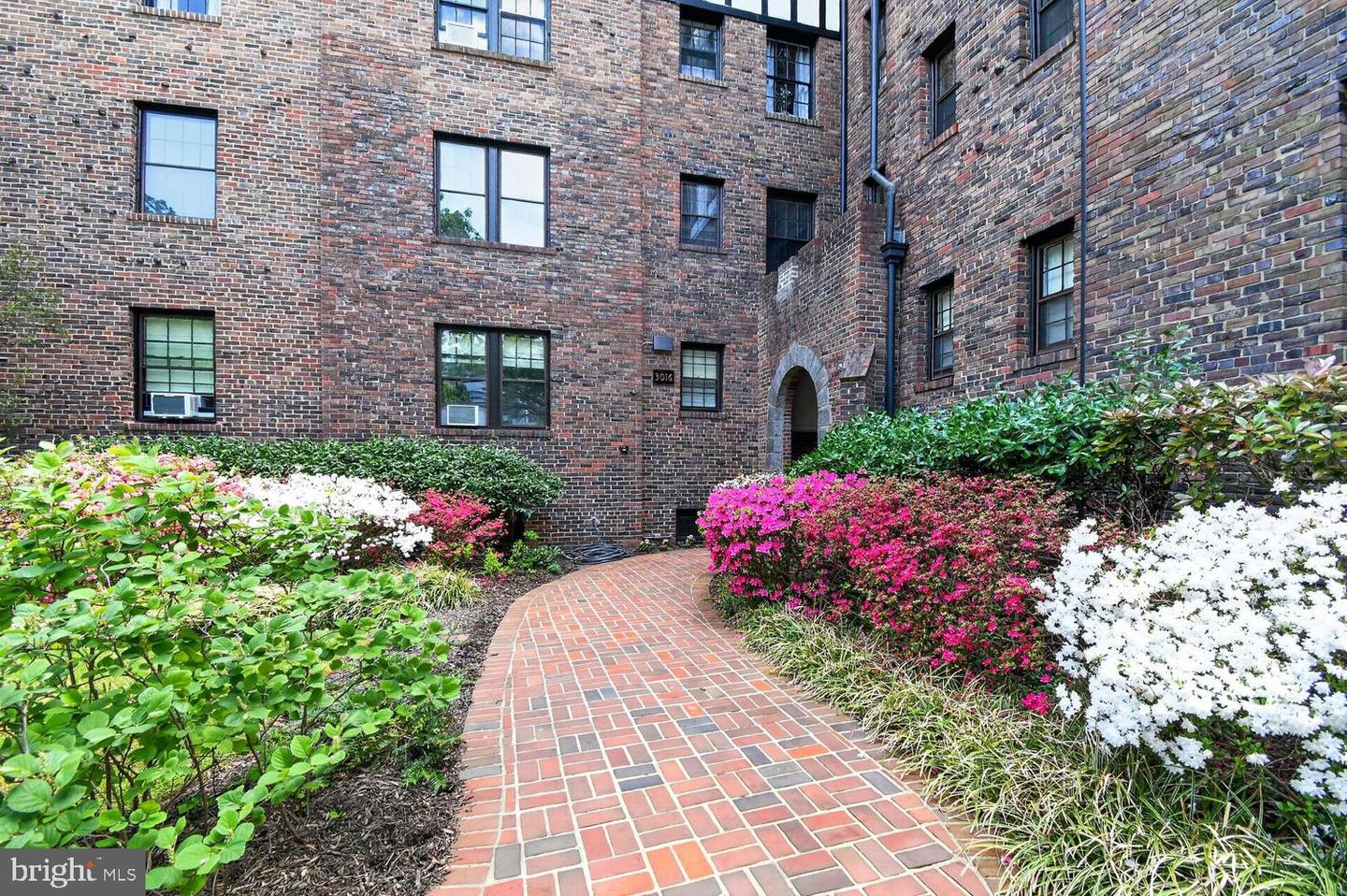 3016 TILDEN ST NW #403 Property Photo 1