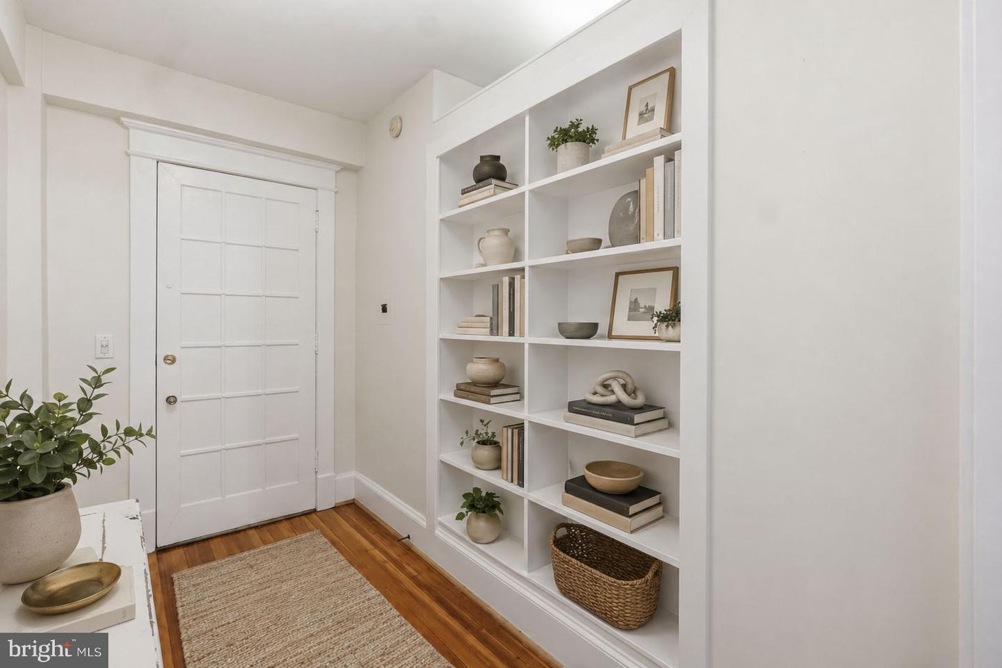 1736 Columbia Rd Nw #307 Property Photo 2