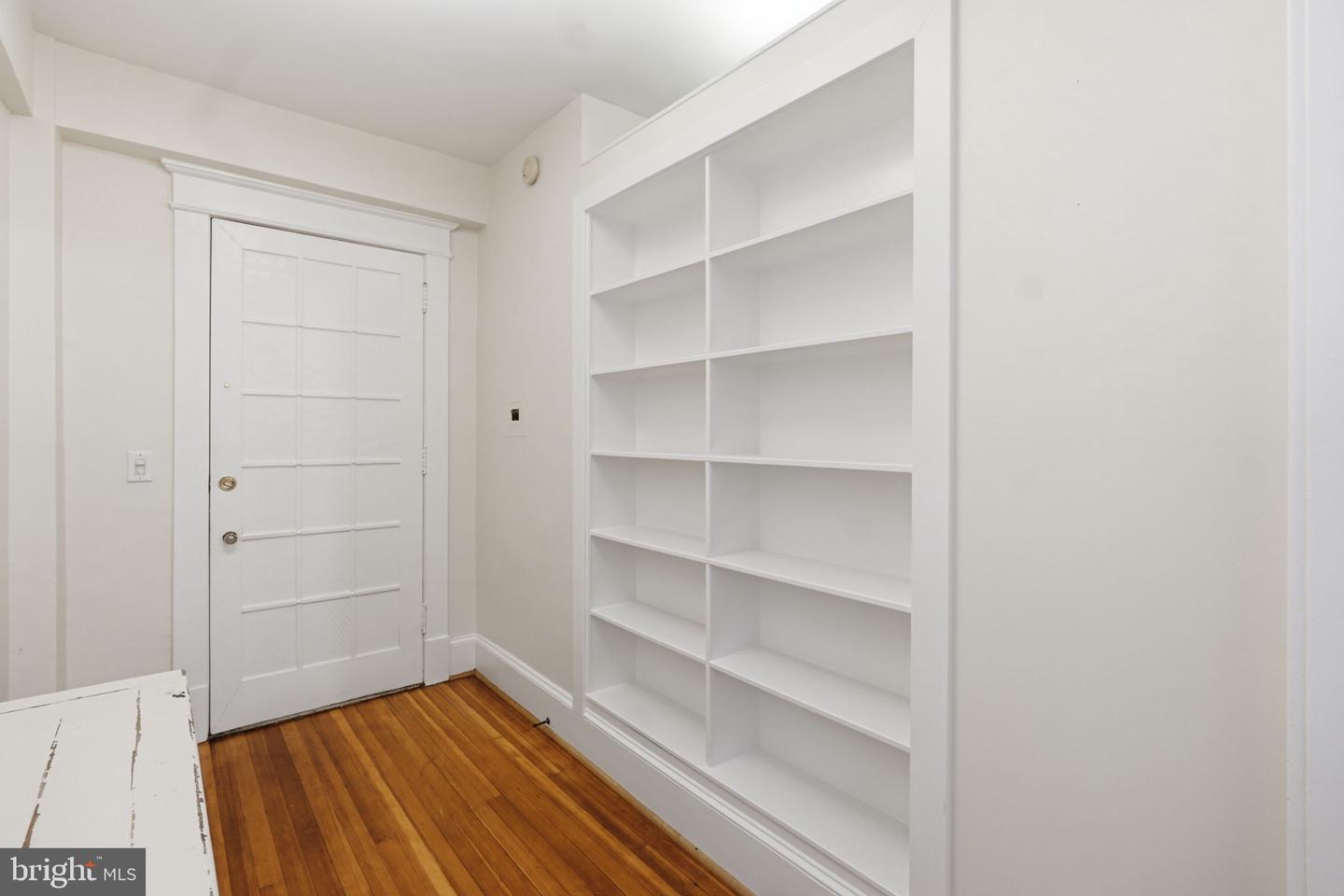 1736 Columbia Rd Nw #307 Property Photo 3