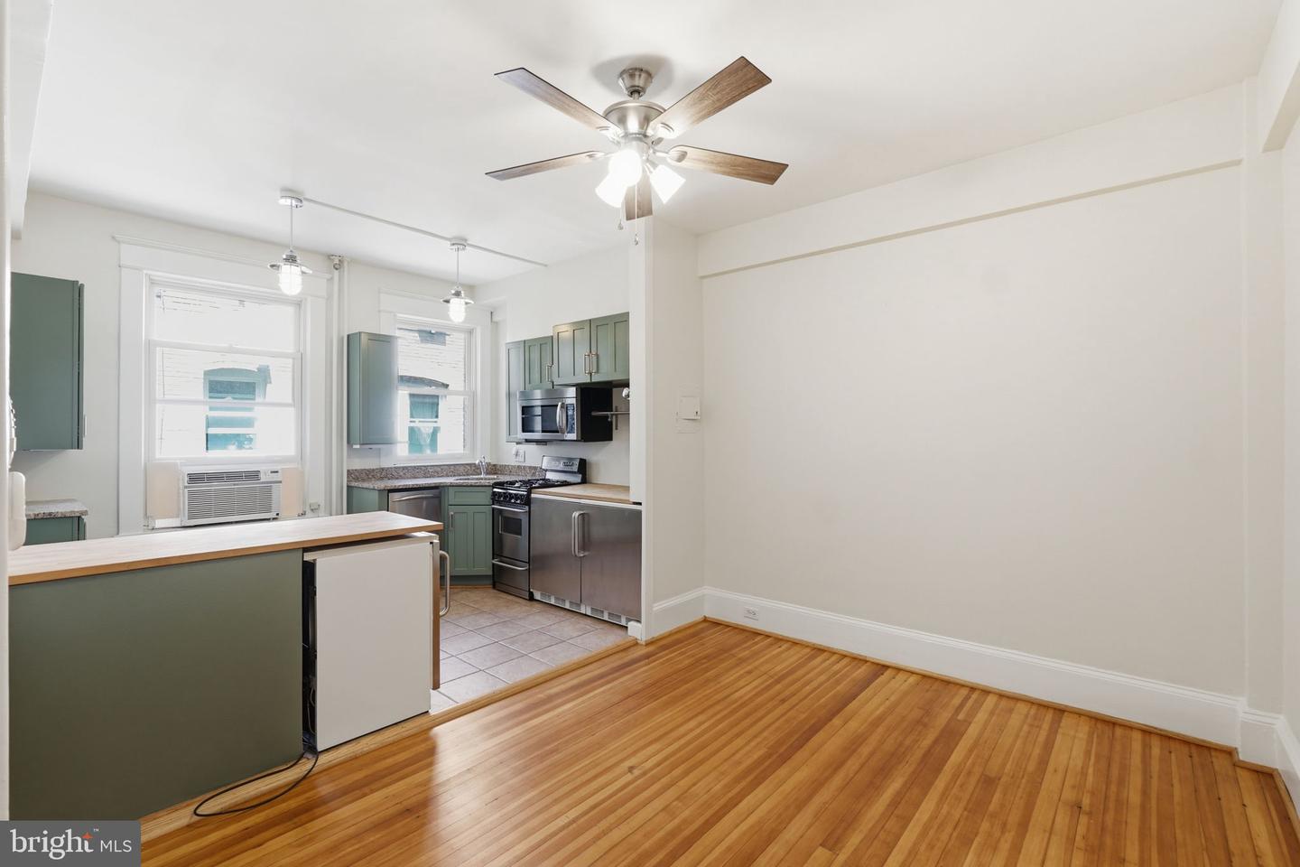 1736 Columbia Rd Nw #307 Property Photo 7