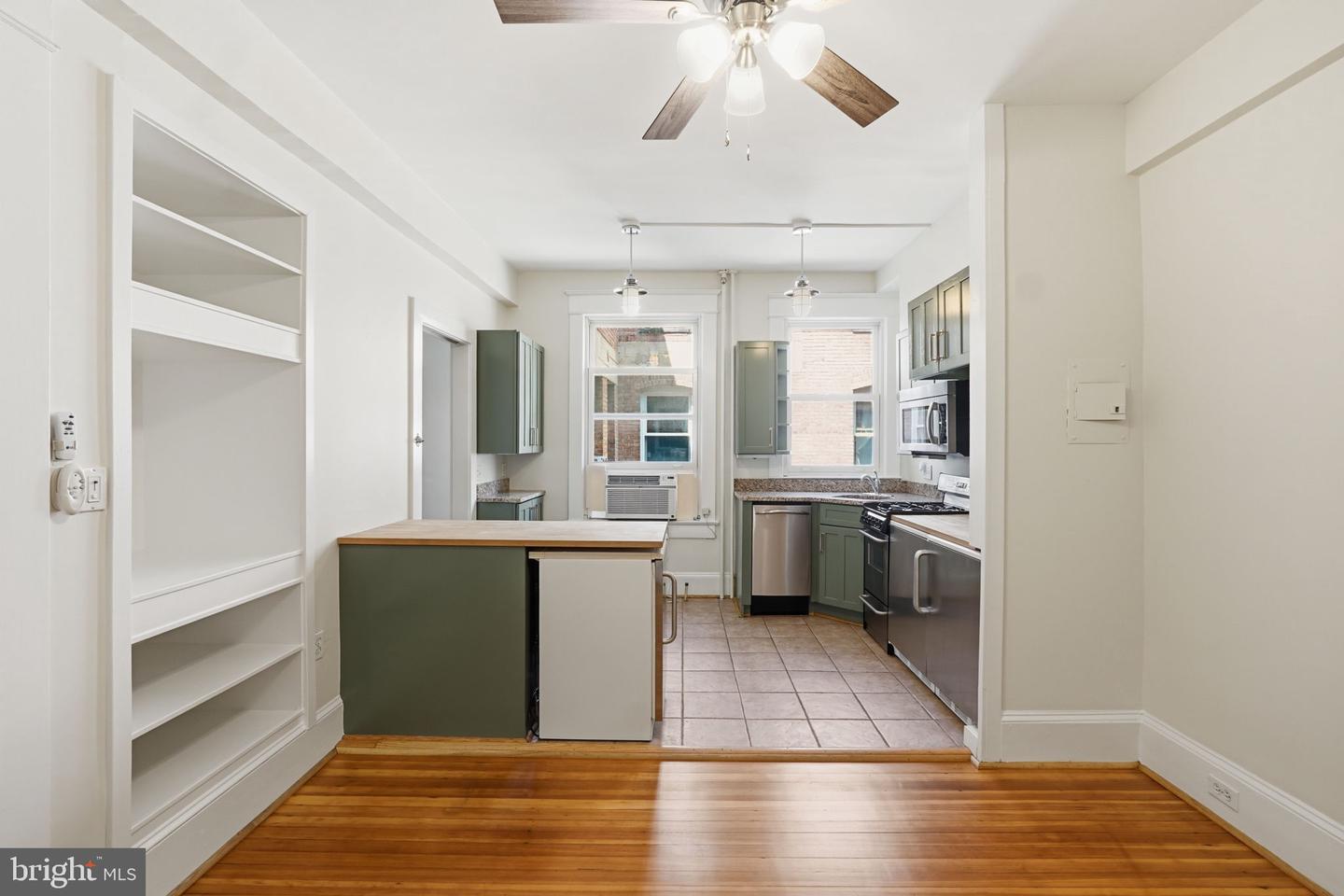 1736 Columbia Rd Nw #307 Property Photo 8