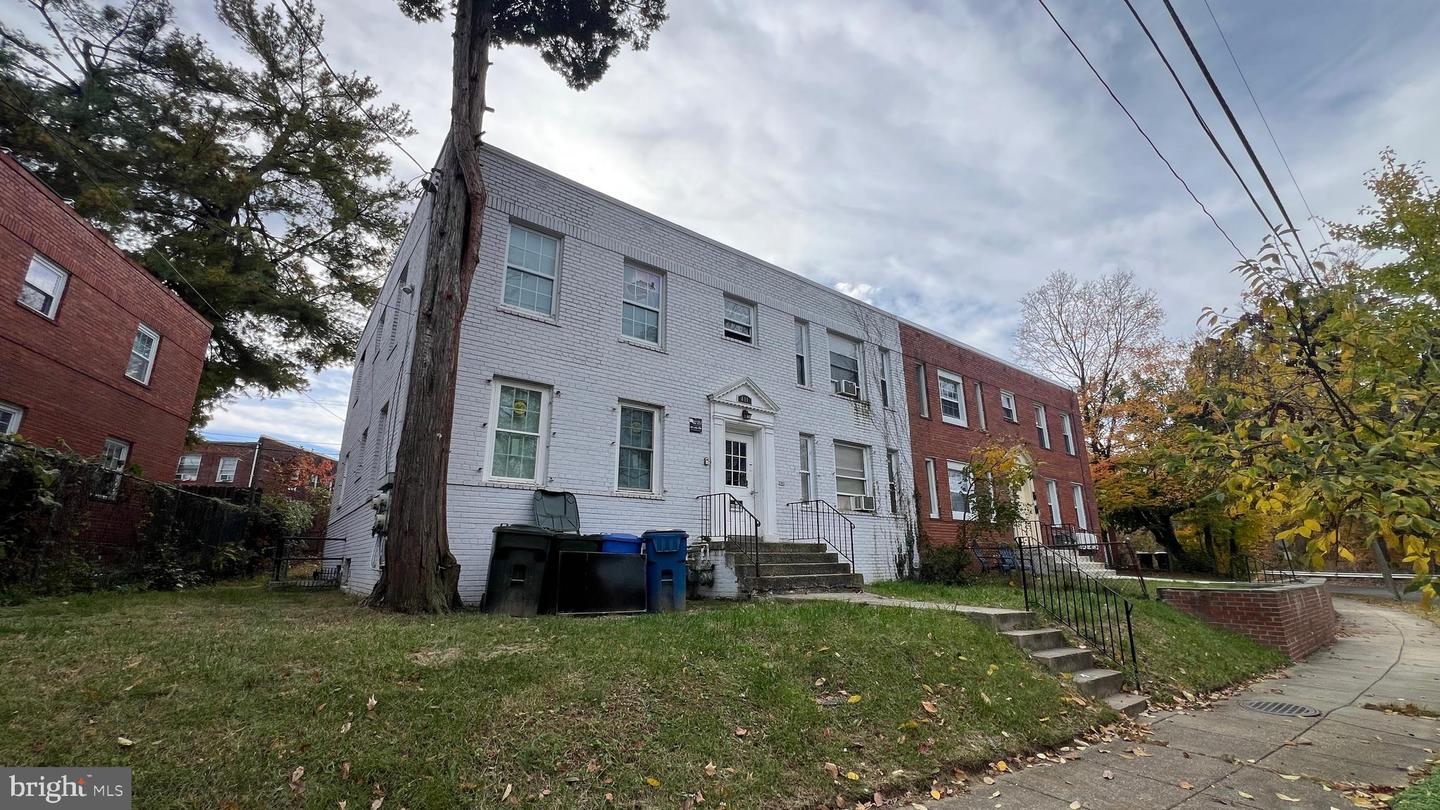 411 Lebaum St Se Property Photo 3