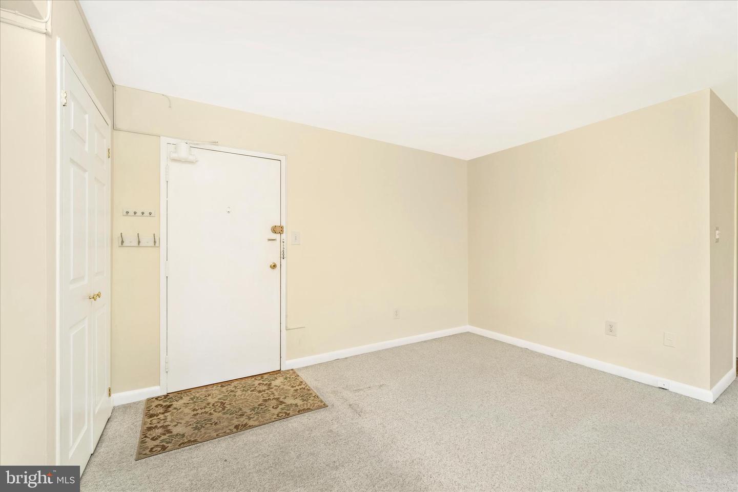 2400 Nw 41st St Nw #403 Property Photo 2