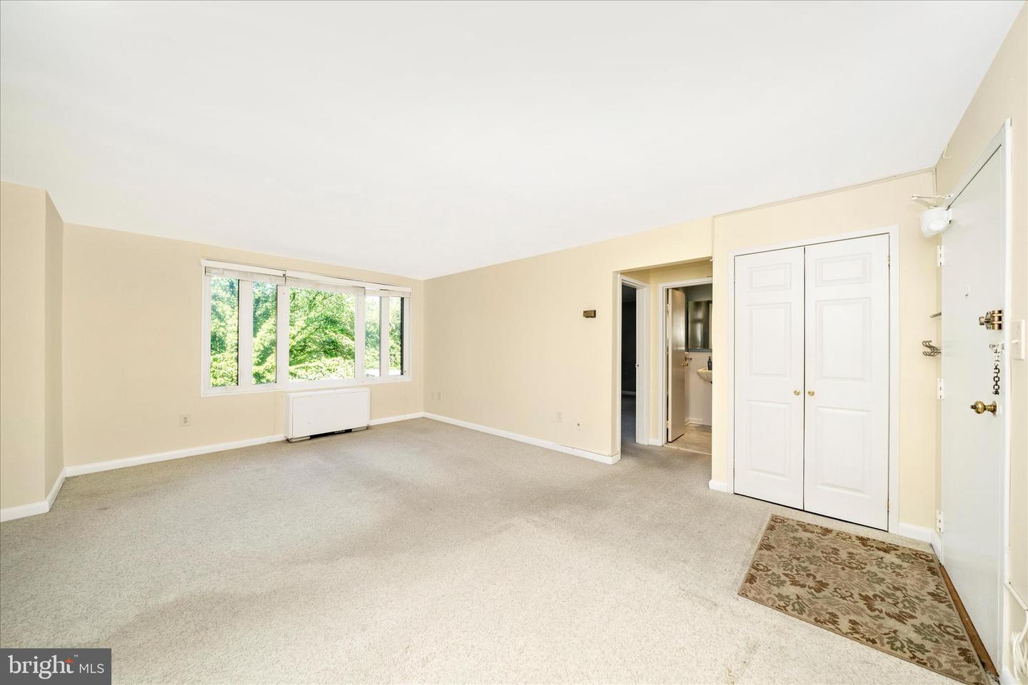 2400 Nw 41st St Nw #403 Property Photo 6