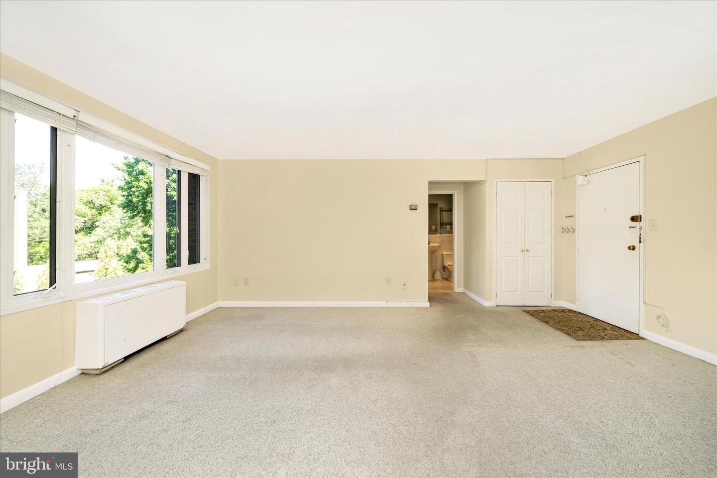 2400 Nw 41st St Nw #403 Property Photo 7