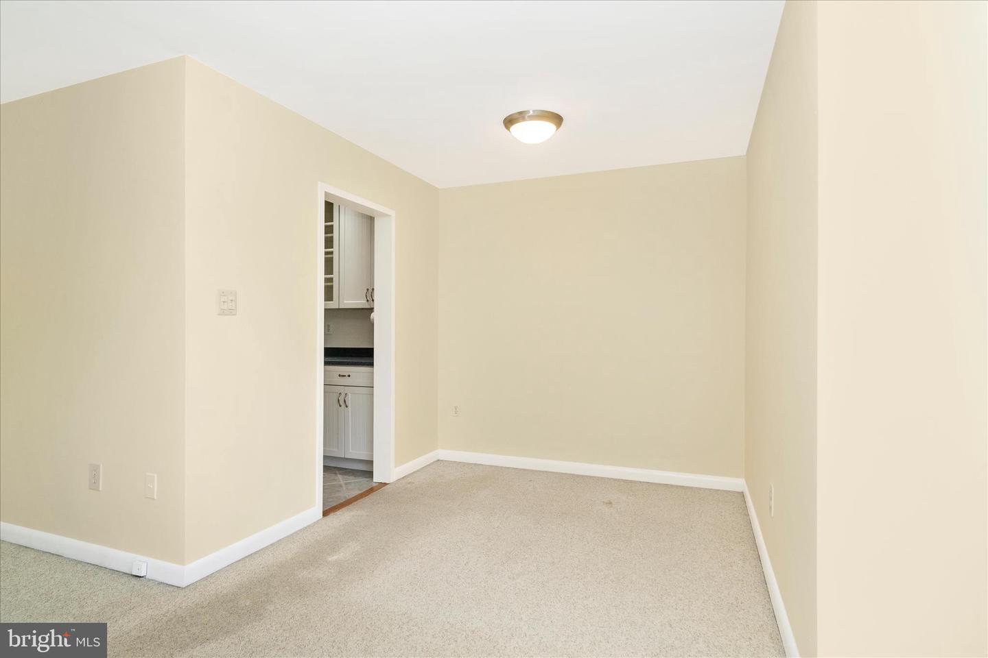 2400 Nw 41st St Nw #403 Property Photo 11