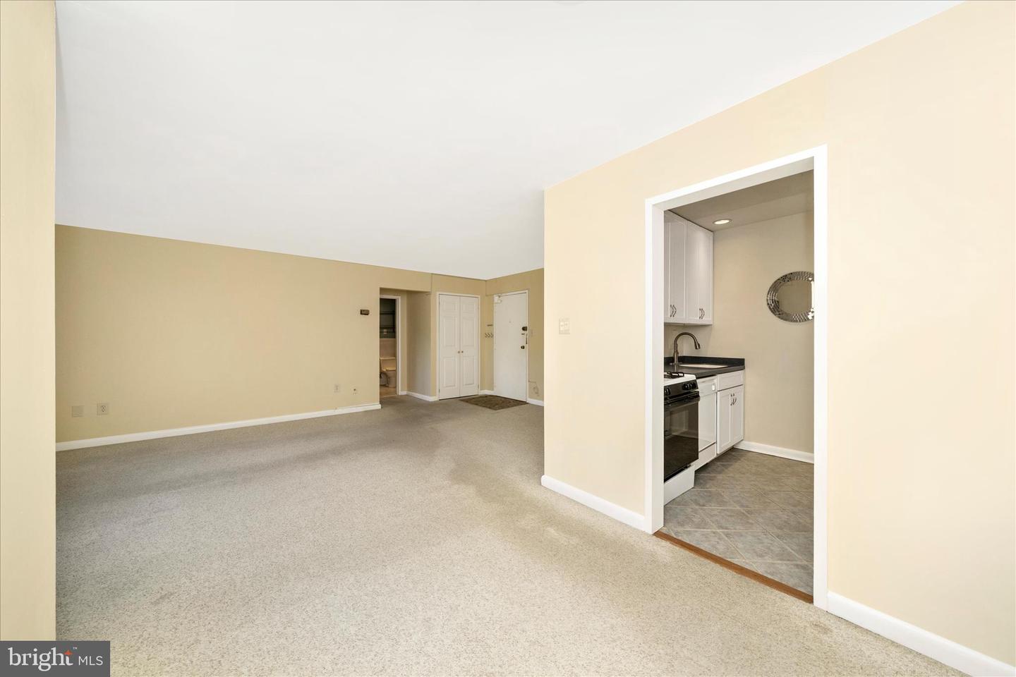 2400 Nw 41st St Nw #403 Property Photo 12