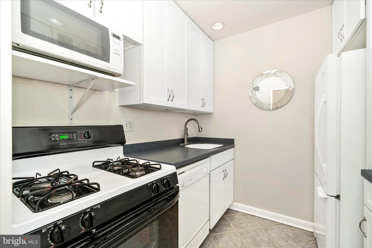 2400 Nw 41st St Nw #403 Property Photo 13