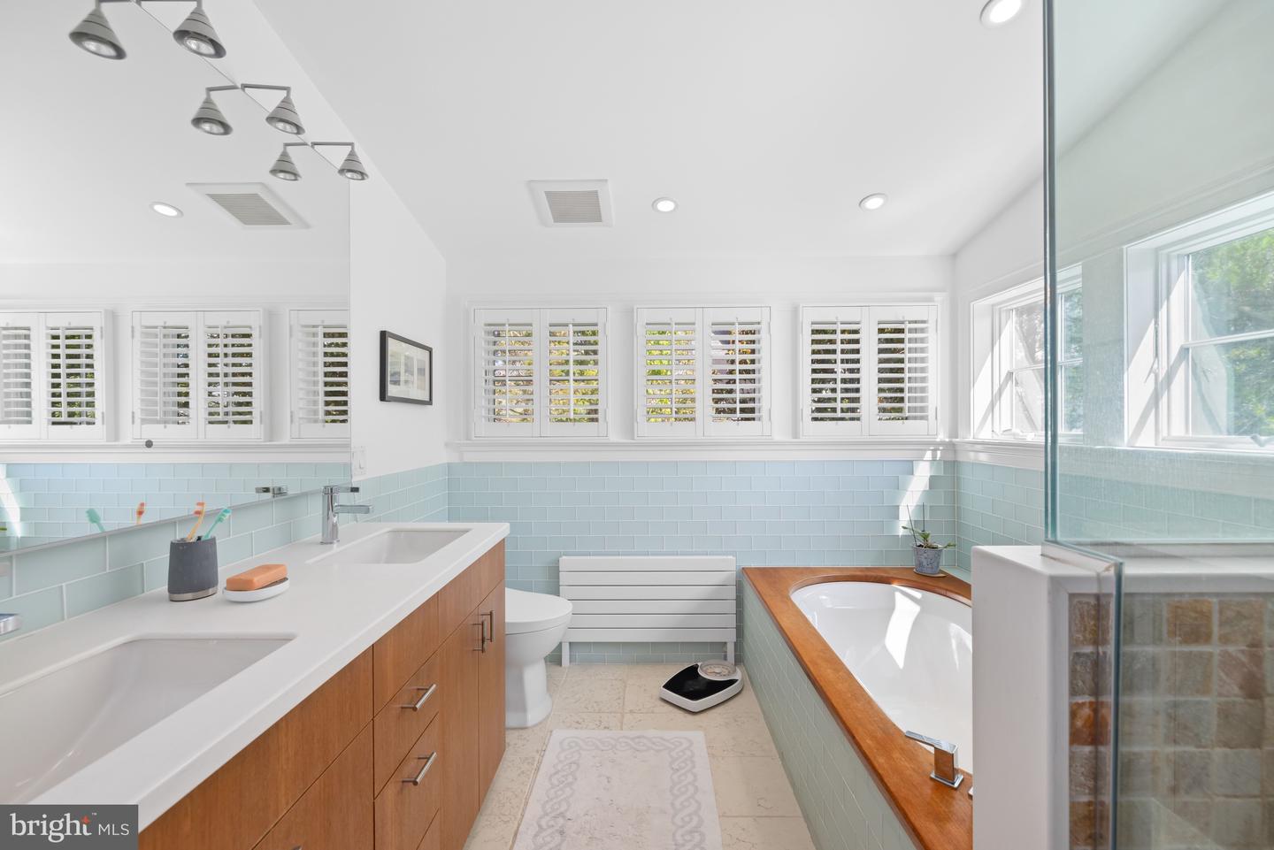 3460 Ordway St Nw Property Photo 38
