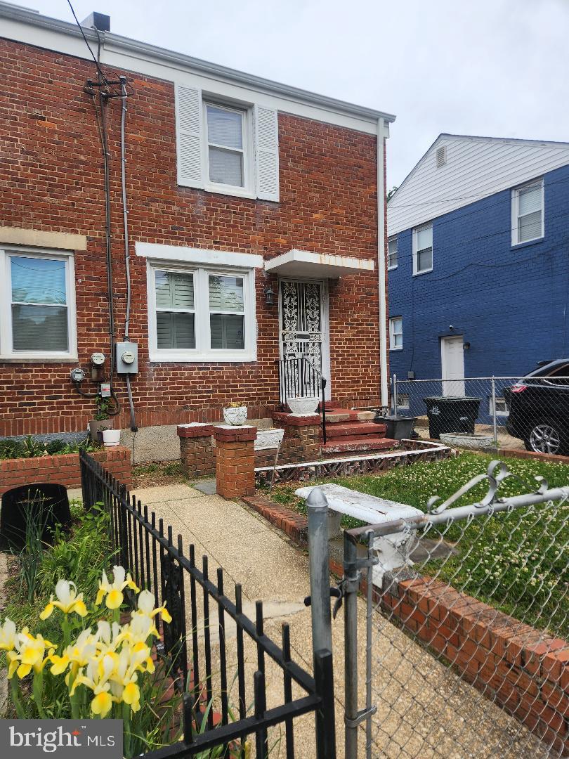 5514 C ST SE Property Photo 1