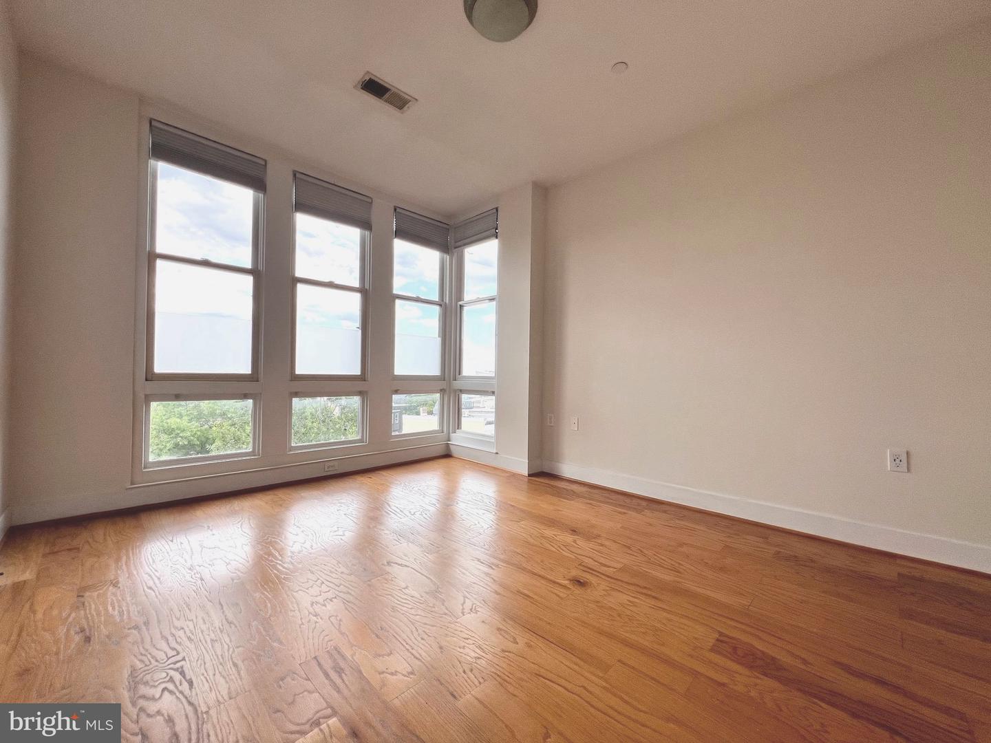 2910 Georgia Ave Nw #404 Property Photo 17