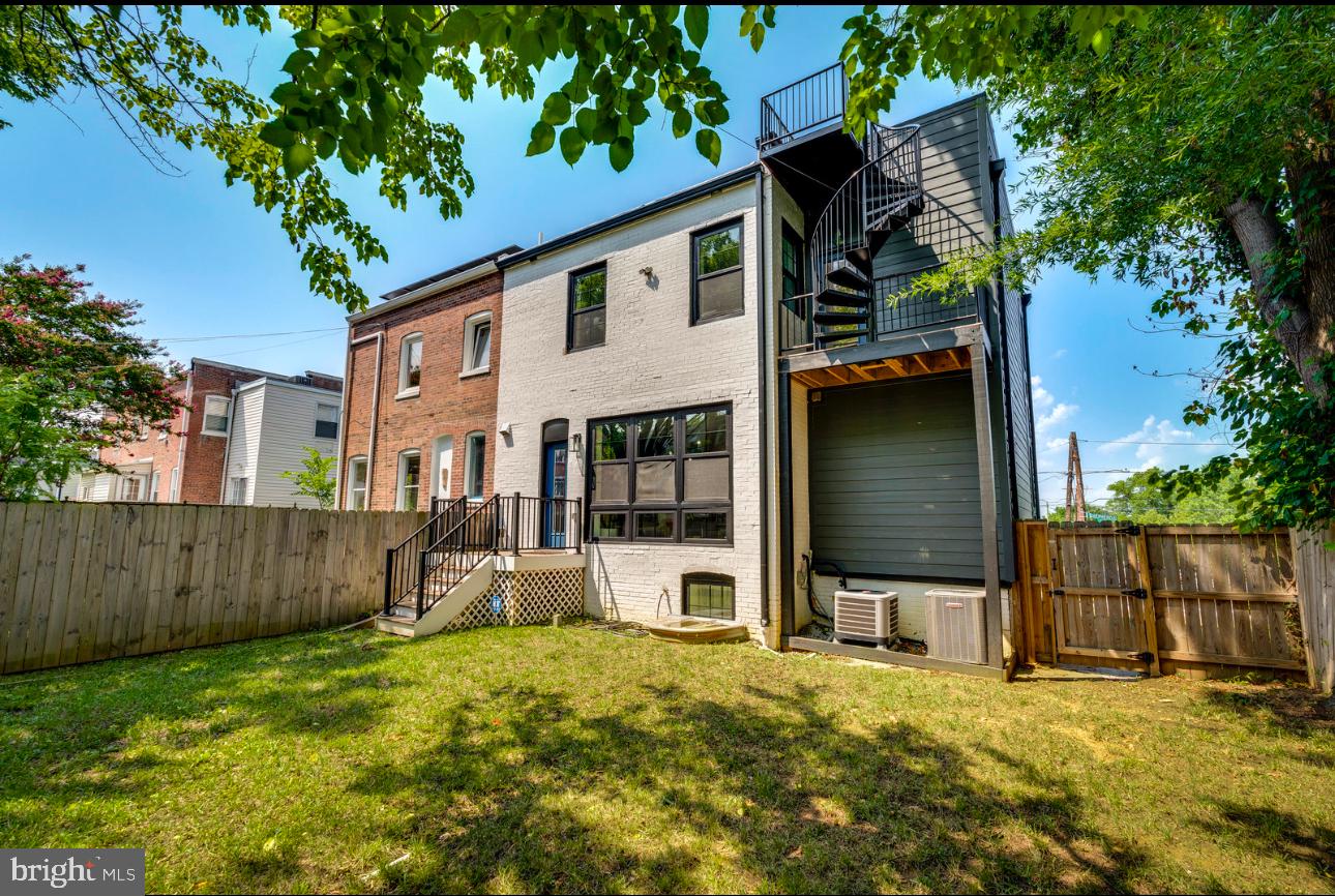 1323 Shepherd St Ne Property Photo 26