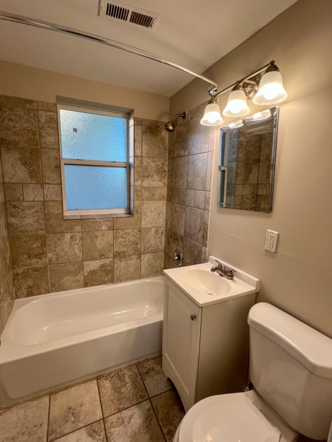 5501 Foote St Ne Property Photo 5