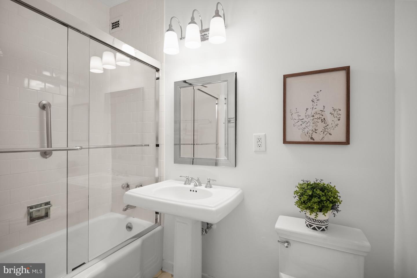 4101 Cathedral Ave Nw #504 Property Photo 20