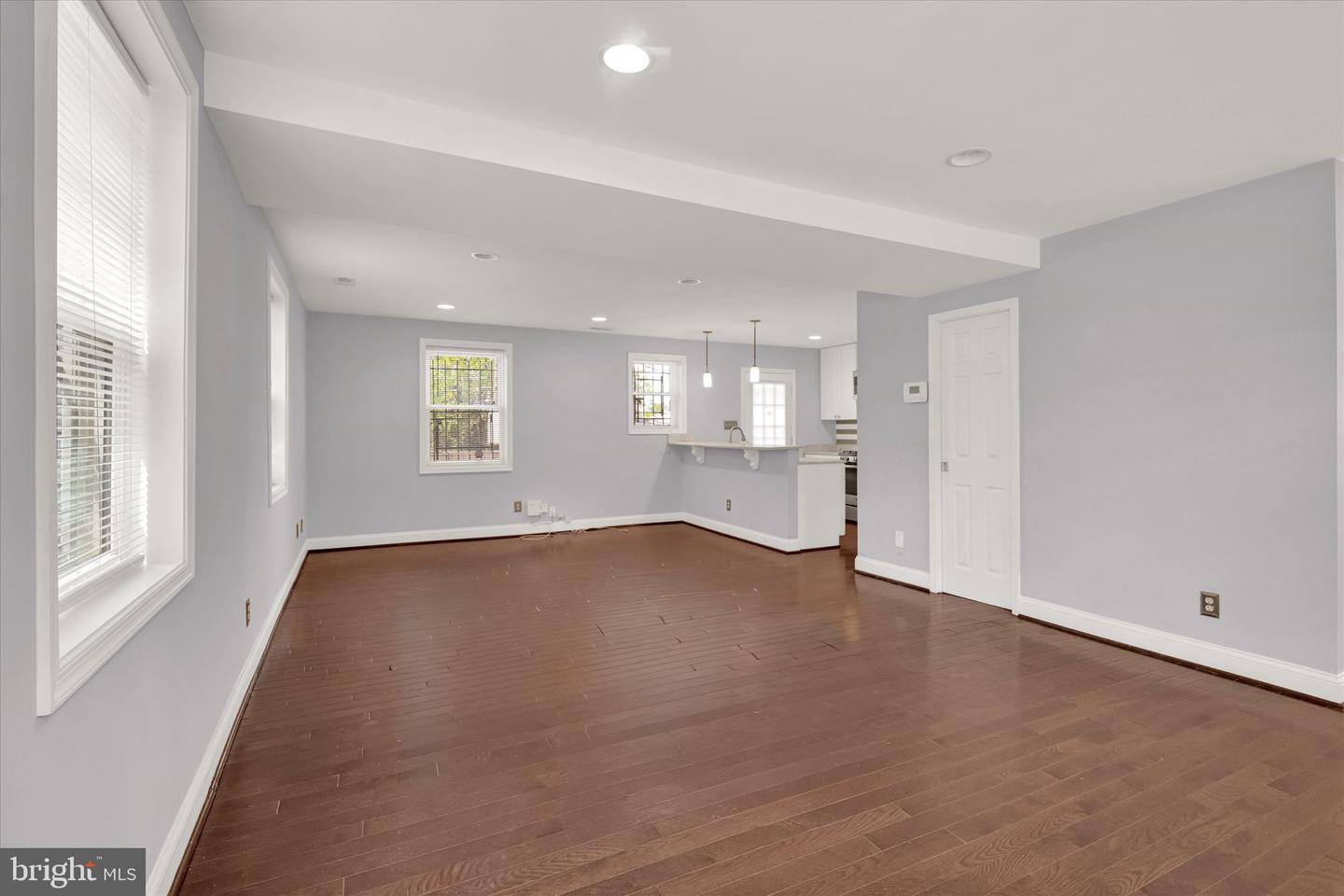 2336 Payne Ter Se Property Photo 6