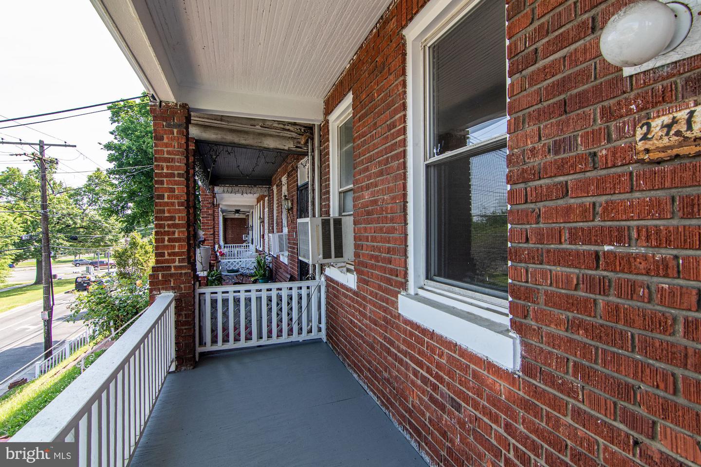 2413 Minnesota Ave Se Property Photo 6