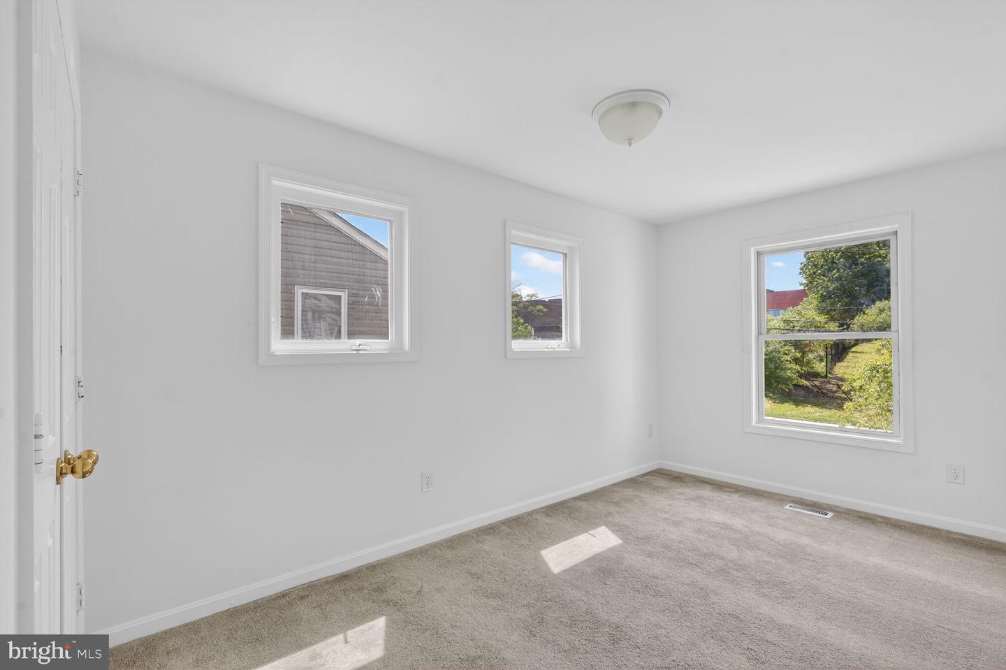 227 54th St Ne Property Photo 14