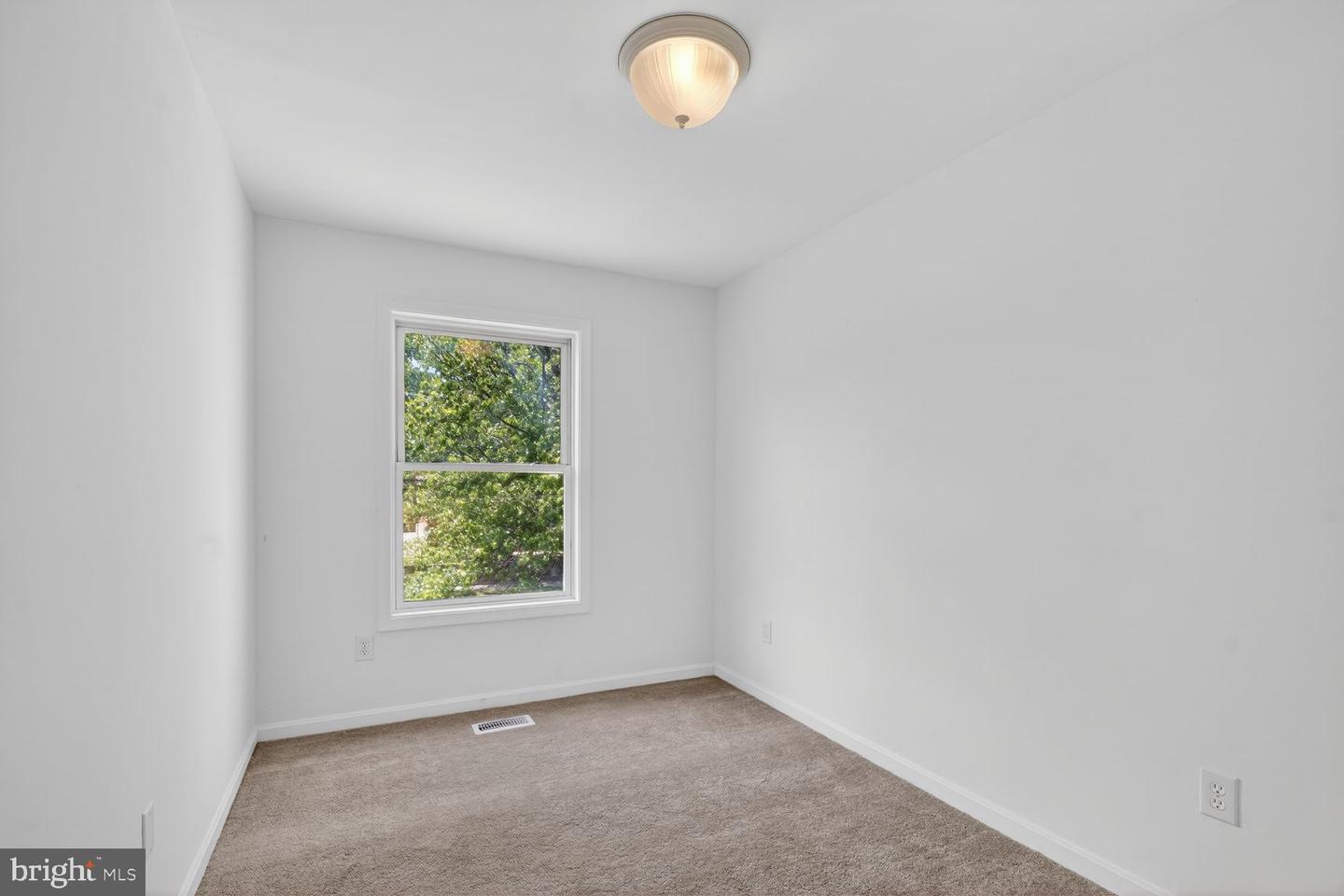 227 54th St Ne Property Photo 16