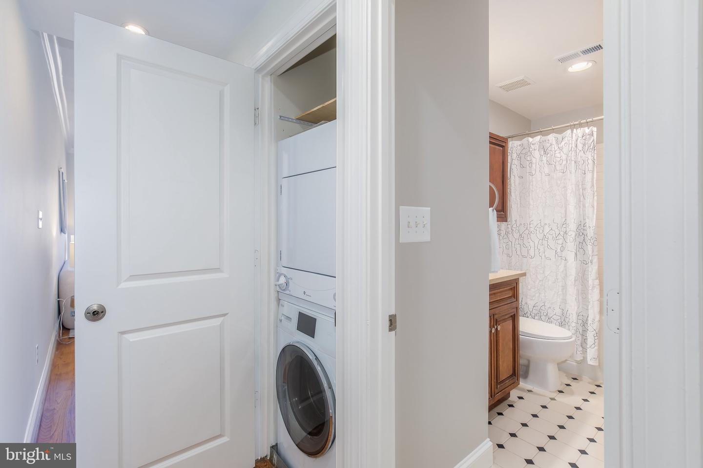 1116 C St Ne #202 Property Photo 28