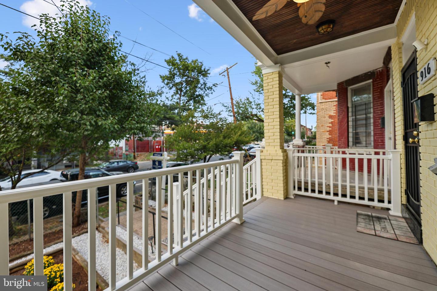 916 Shepherd St Nw Property Photo 5