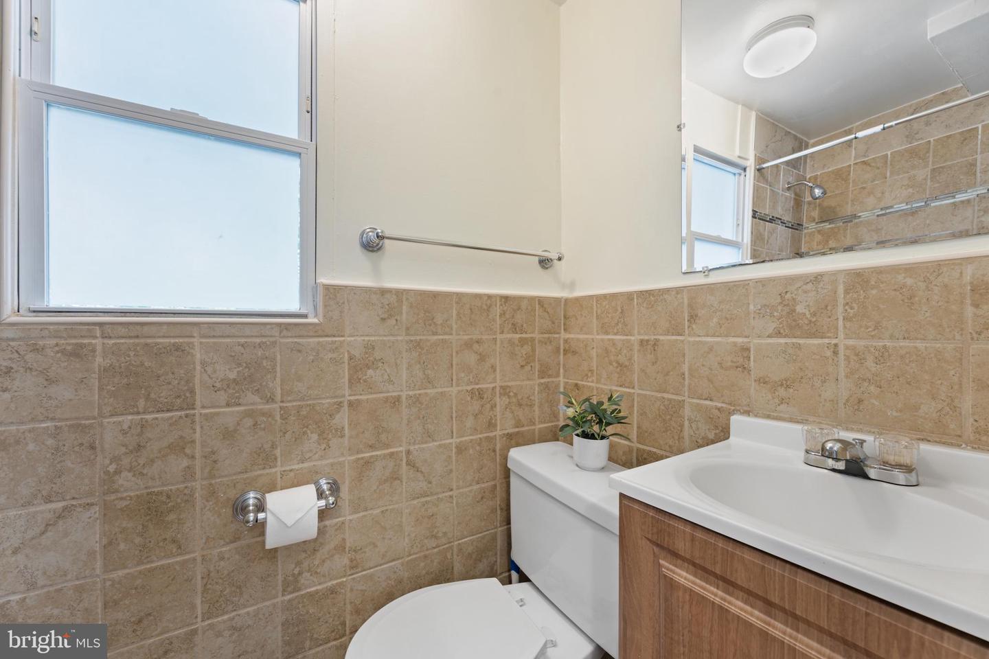 916 Shepherd St Nw Property Photo 37