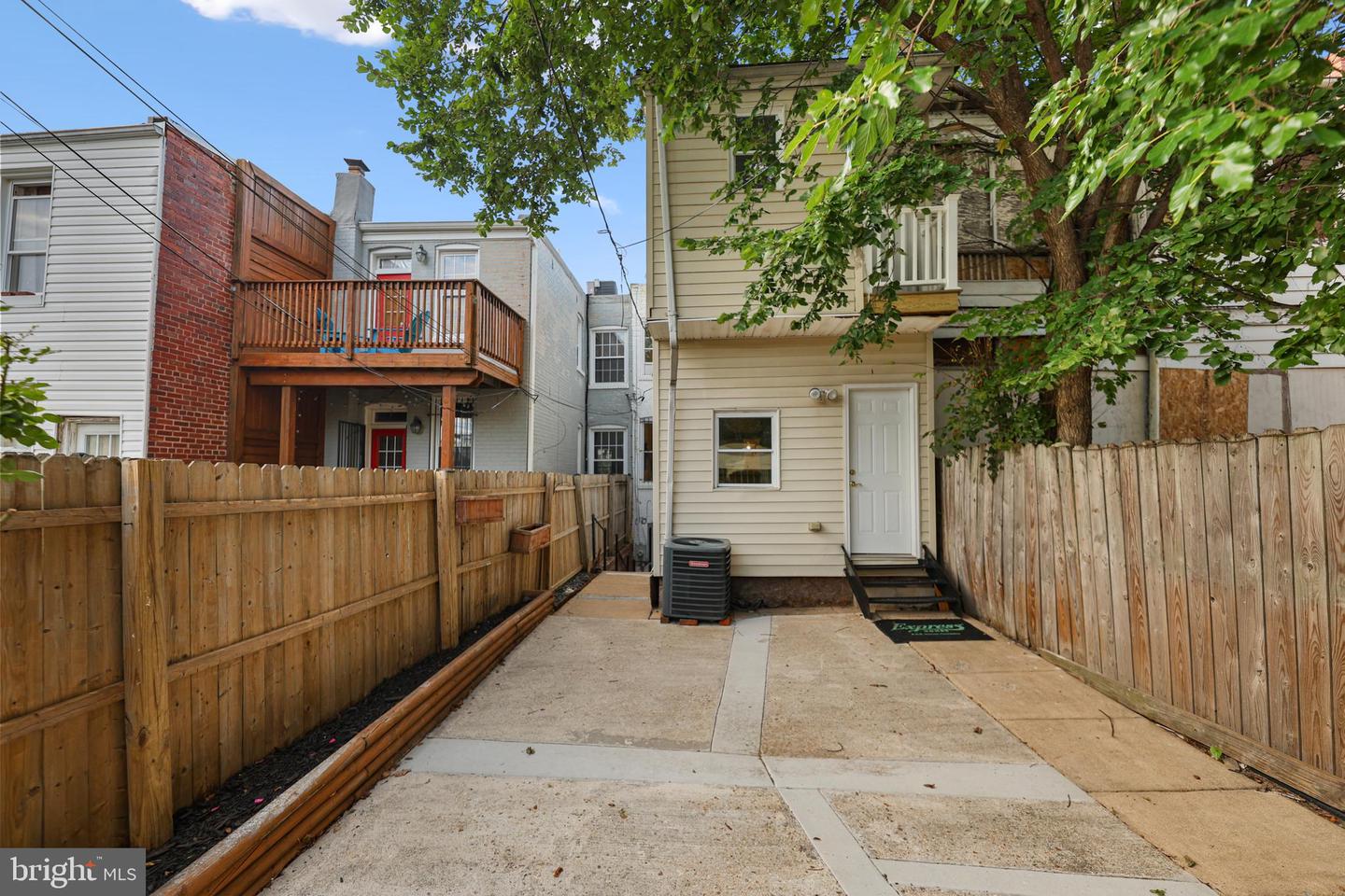 916 Shepherd St Nw Property Photo 52