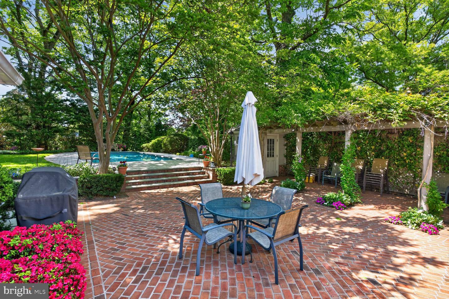 2260 48th St Nw Property Photo 6