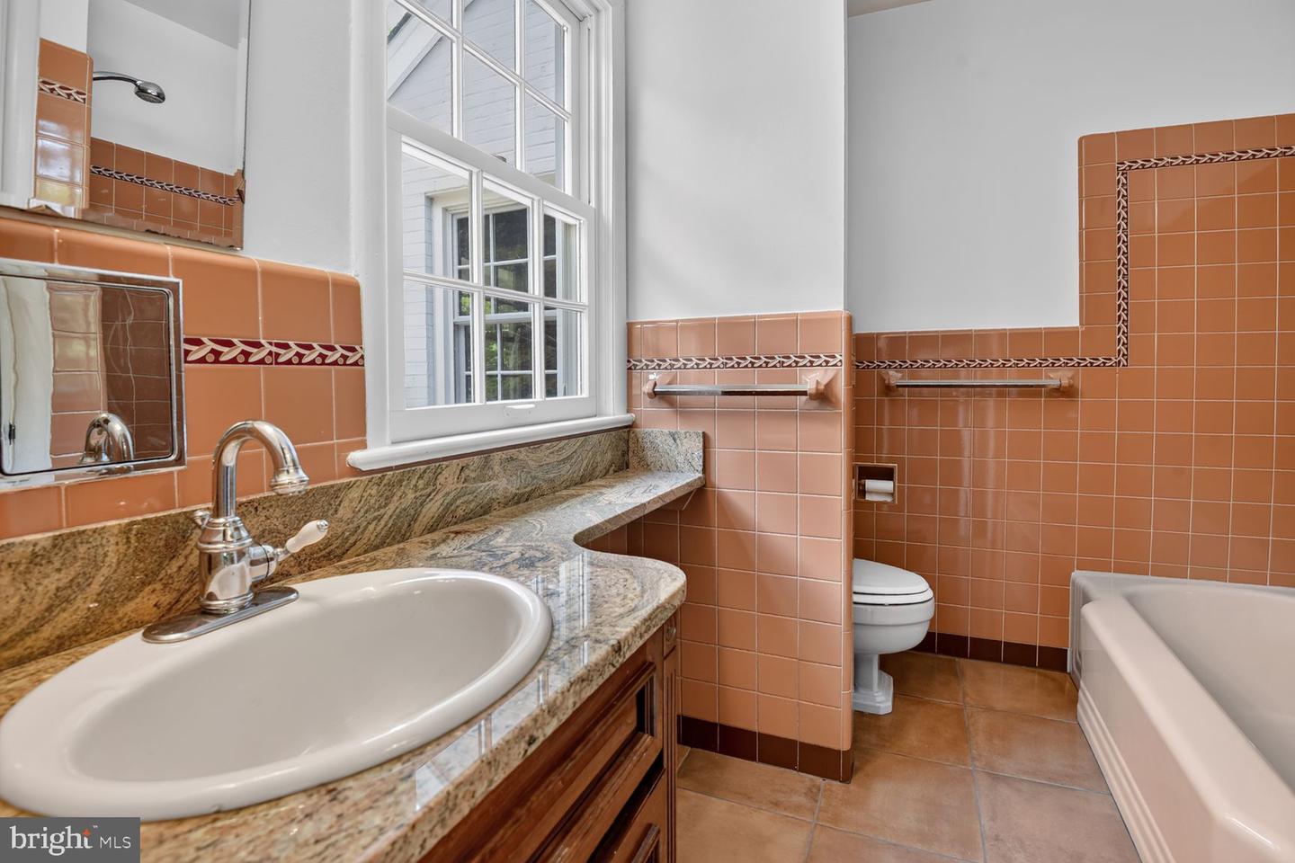 2260 48th St Nw Property Photo 25
