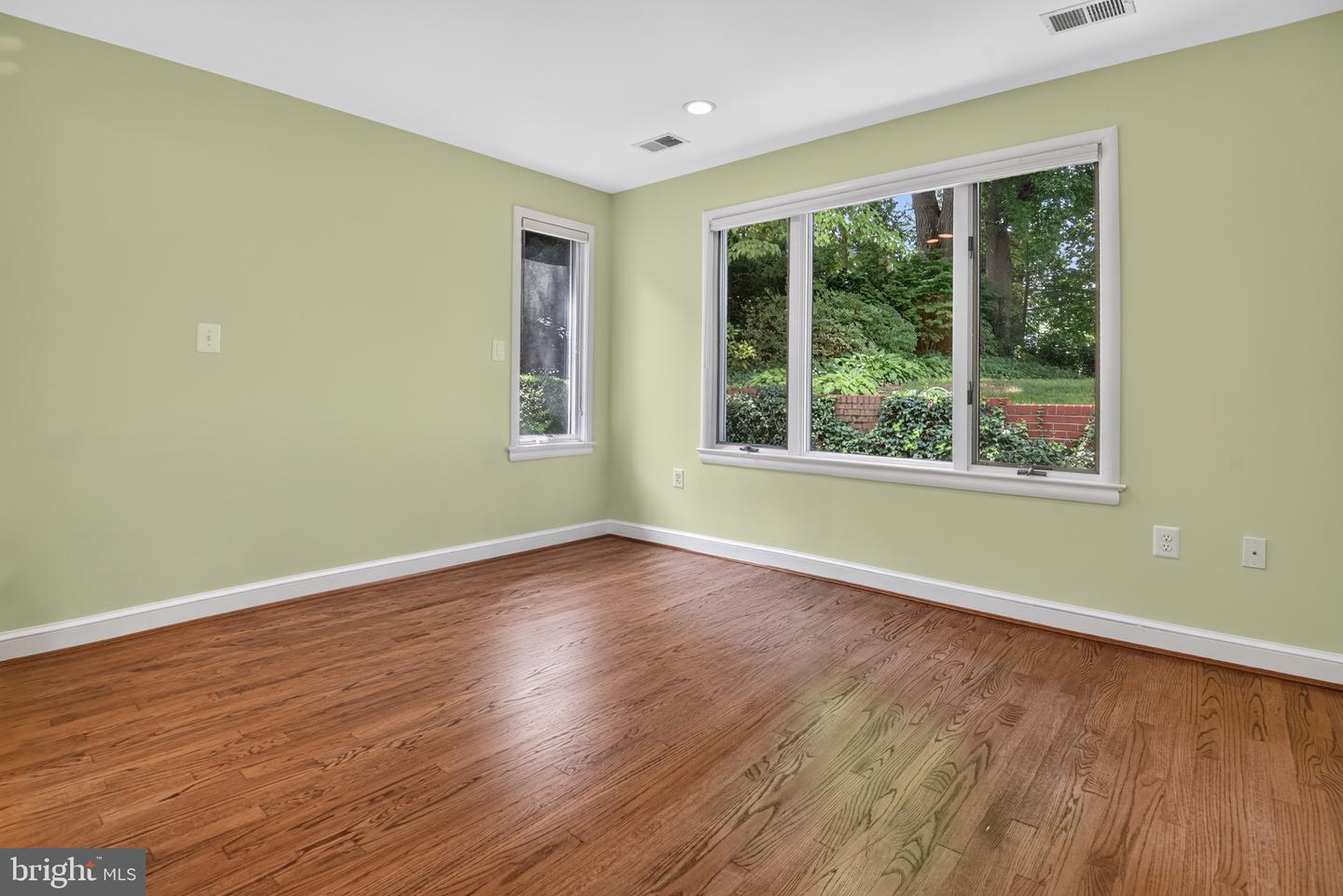 2260 48th St Nw Property Photo 31