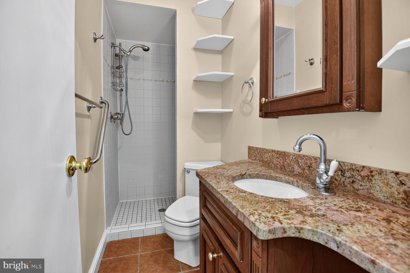 2260 48th St Nw Property Photo 38