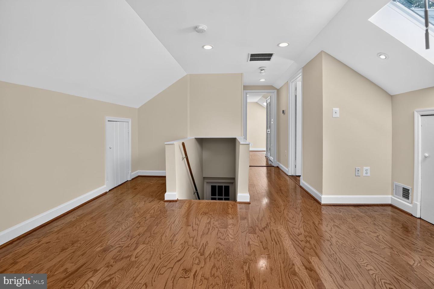 2260 48th St Nw Property Photo 40