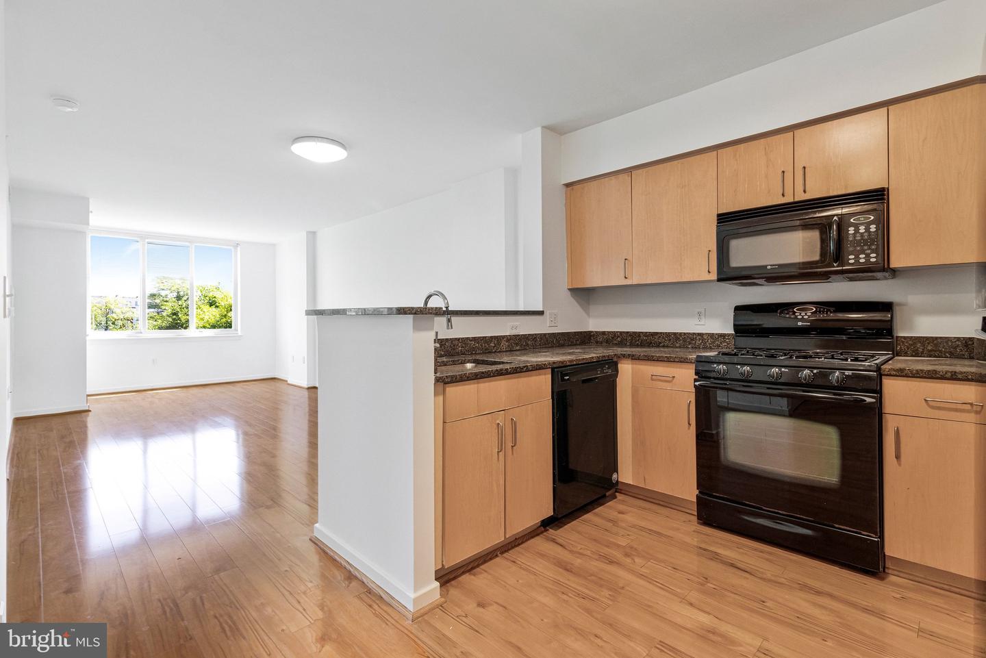 1000 New Jersey Ave Se #321 Property Photo 1