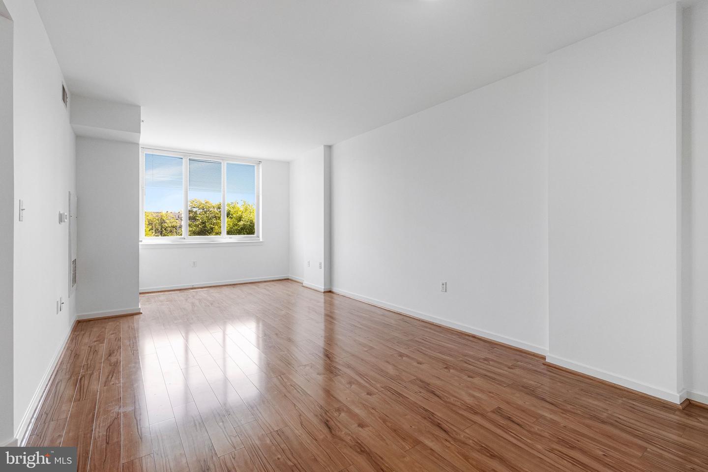 1000 New Jersey Ave Se #321 Property Photo 2