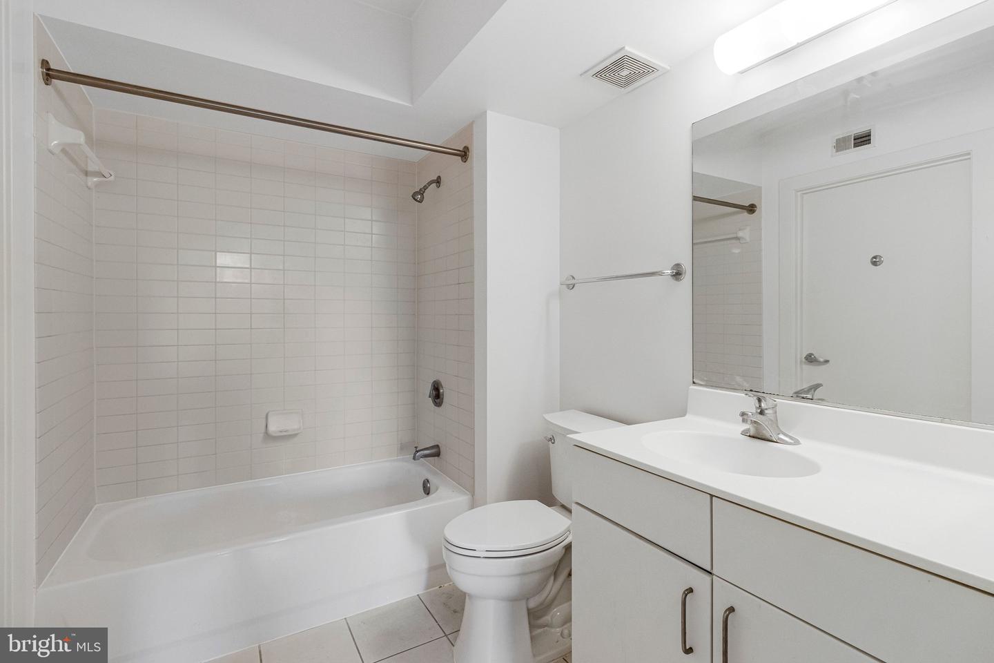 1000 New Jersey Ave Se #321 Property Photo 15