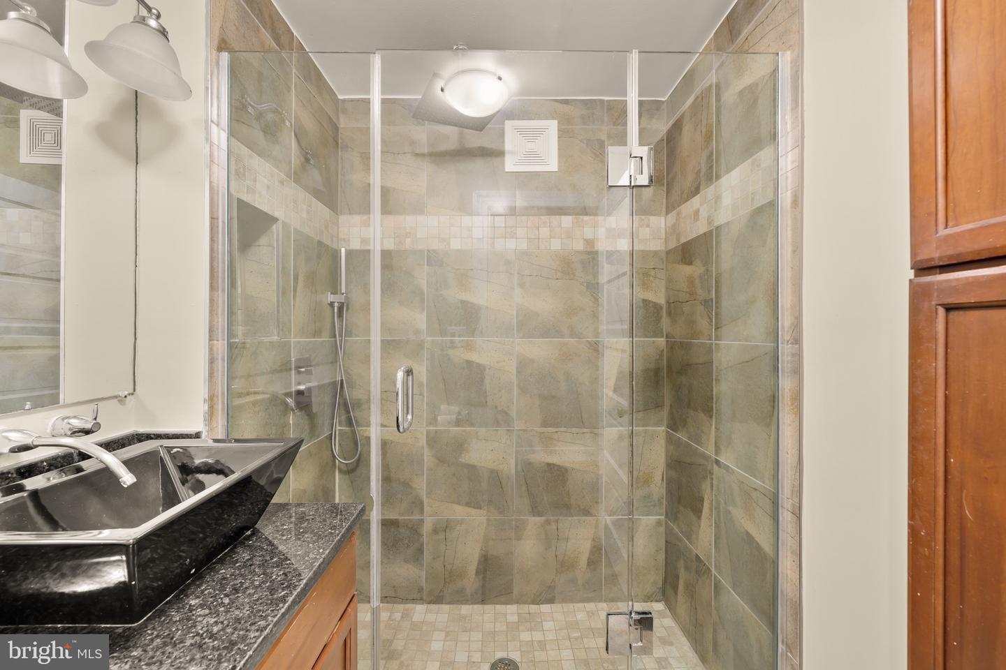 1308 21st St Nw #b1 Property Photo 13