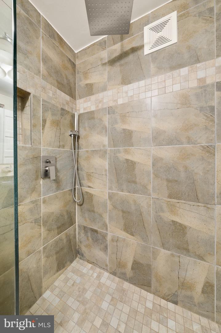 1308 21st St Nw #b1 Property Photo 14