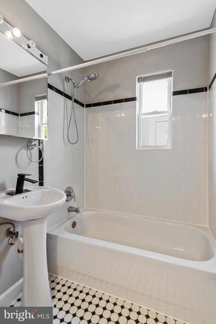 717 Brandywine St Se #202 Property Photo 15
