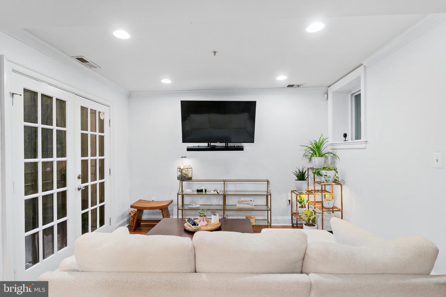 1929 1st St Nw #t3 Property Photo 7