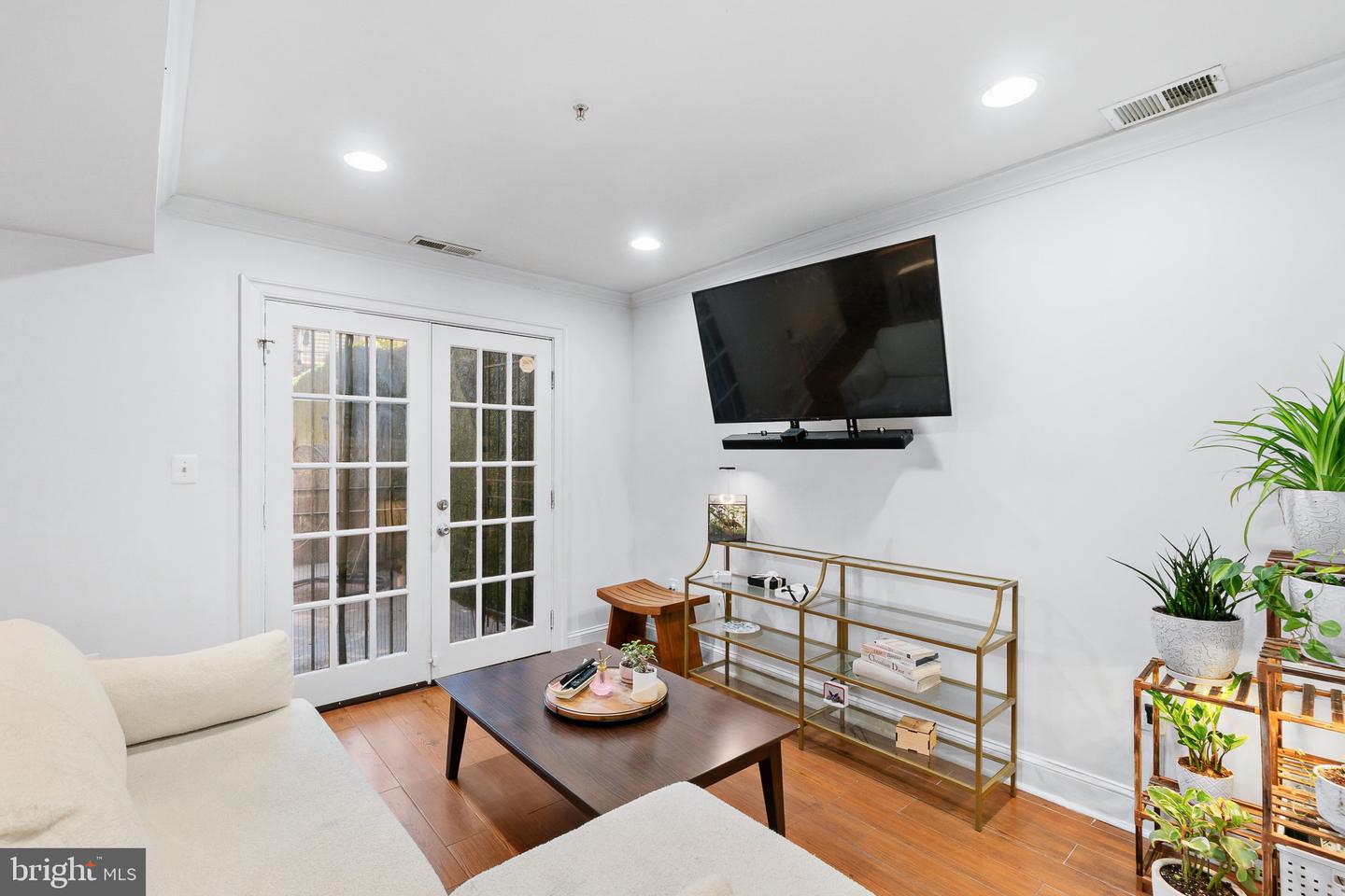 1929 1st St Nw #t3 Property Photo 8
