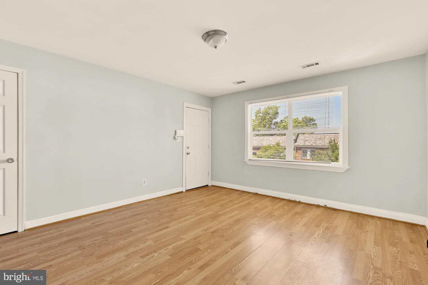 1227 18th Pl Ne Property Photo 7