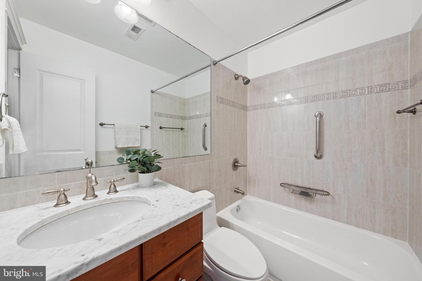 19 Logan Cir Nw #300 Property Photo 16