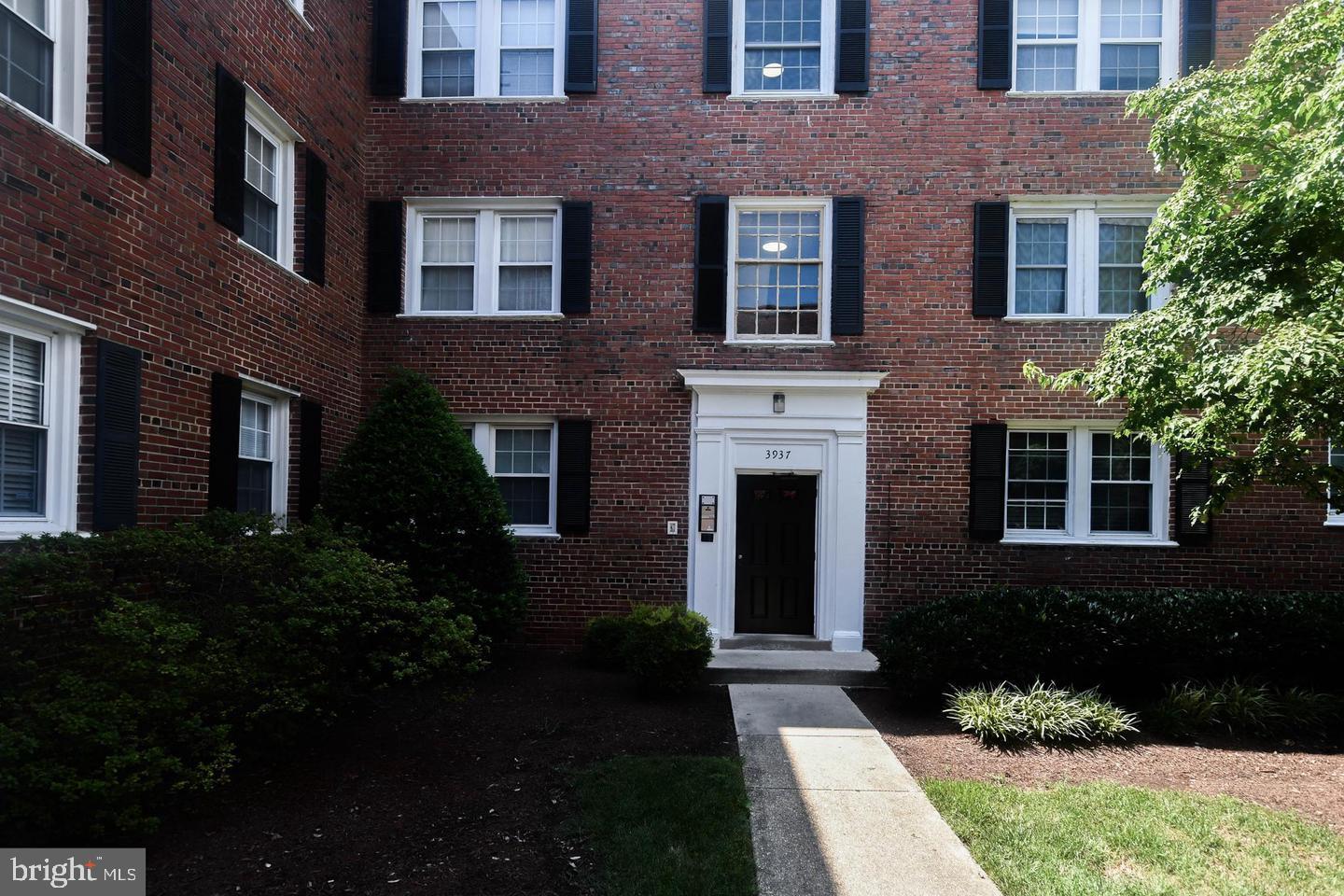 3937 Pennsylvania Ave Se #102 Property Photo 2
