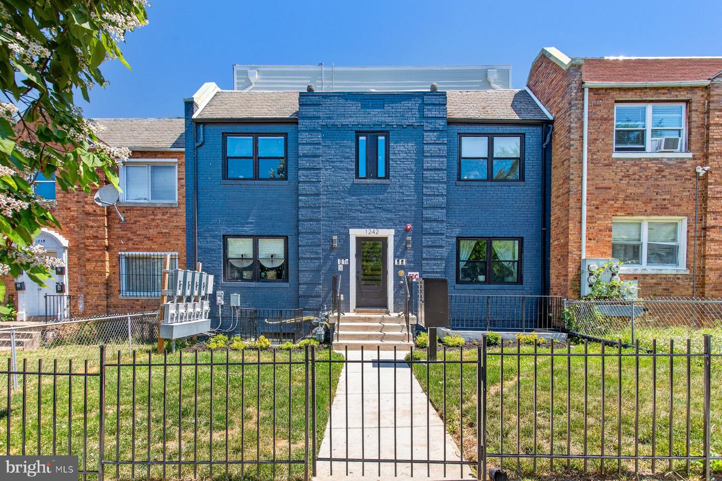 1242 Meigs Pl Ne #4 Property Photo 1