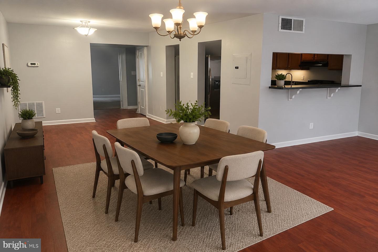 721 Brandywine St Se #102 Property Photo 2