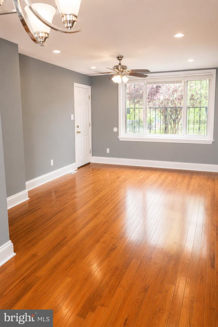 59 GALVESTON PL SW #2 Property Photo 1